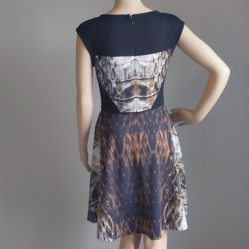 VINCE CAMUTO MULTICOLOR SLEEVELESS  DRESS SZ 2 - Picture 7 of 15